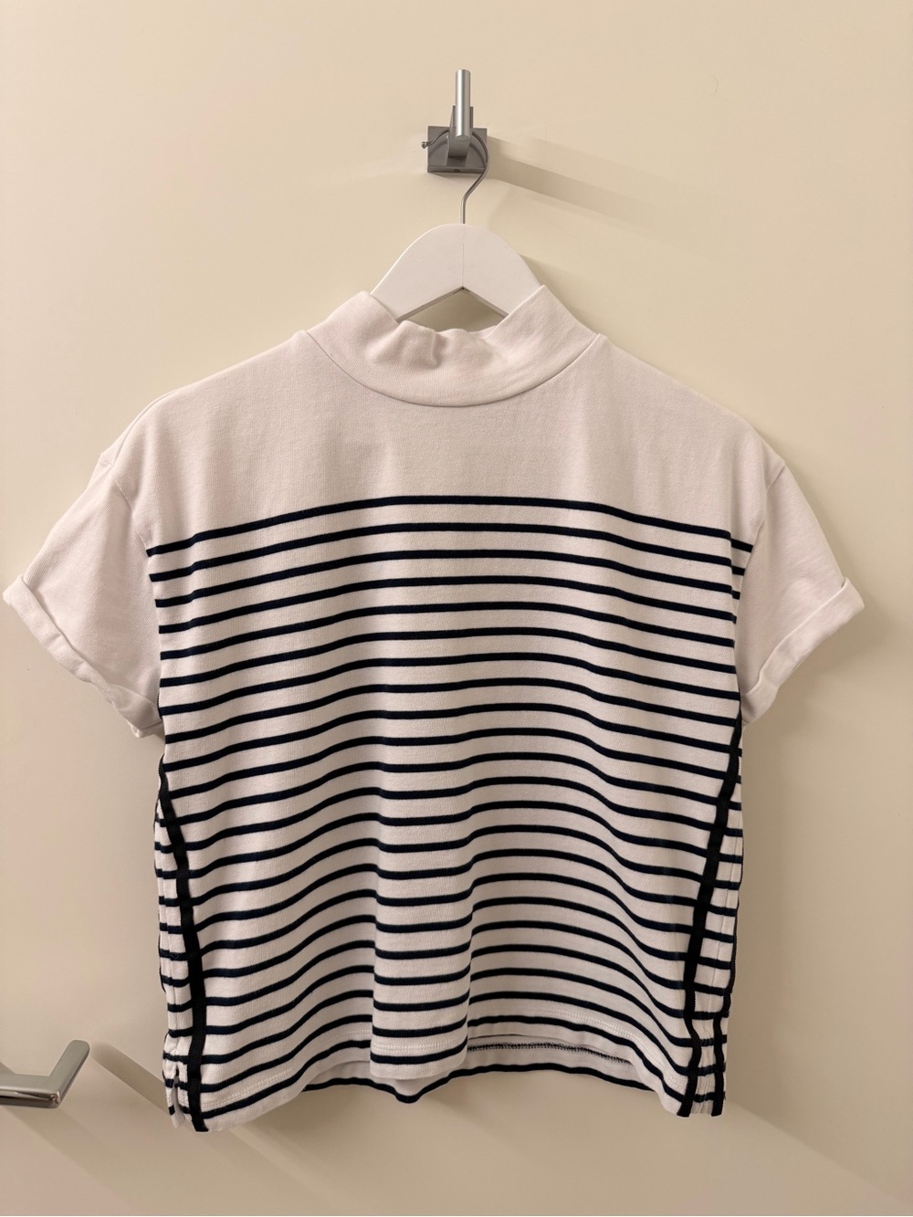 Vineyard Vines White and Navy Striped Short Sleeve Top - XS - Worn Once